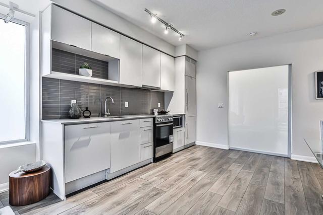 510 - 435 Richmond St W, Condo with 2 bedrooms, 2 bathrooms and 0 parking in Toronto ON | Image 3