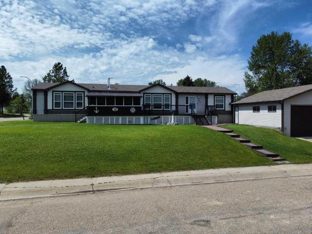 812 5a Street, House detached with 3 bedrooms, 2 bathrooms and 4 parking in Fox Creek AB | Image 48