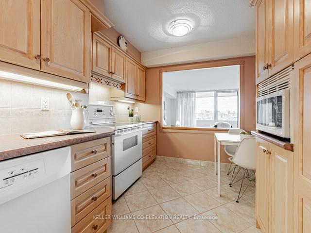 1513 - 260 Scarlett Rd, Condo with 2 bedrooms, 2 bathrooms and 1 parking in Toronto ON | Image 11