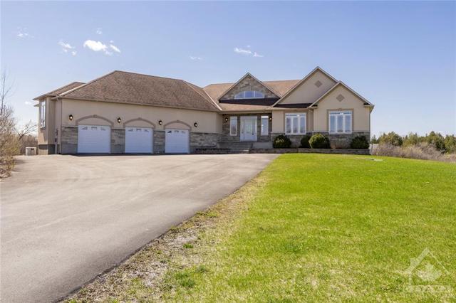 235 Carlbeck Drive S, House detached with 3 bedrooms, 4 bathrooms and 10 parking in Beckwith ON | Image 1
