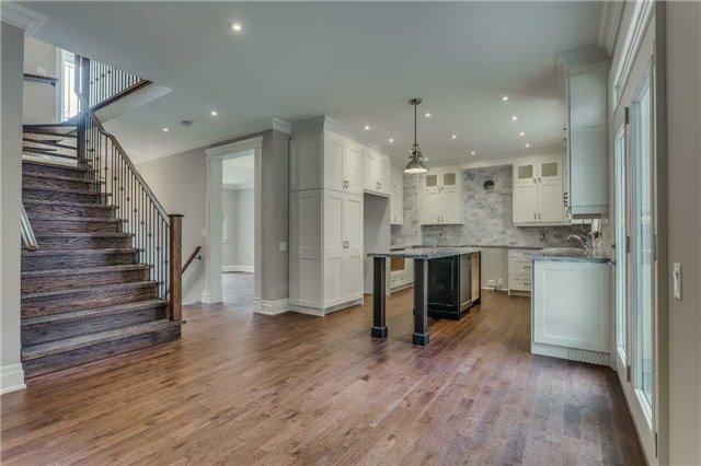 109 Burncrest Dr, House detached with 4 bedrooms, 5 bathrooms and 2 parking in Toronto ON | Image 4