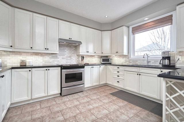 156 Summerset Dr, House detached with 4 bedrooms, 3 bathrooms and 4 parking in Barrie ON | Image 16