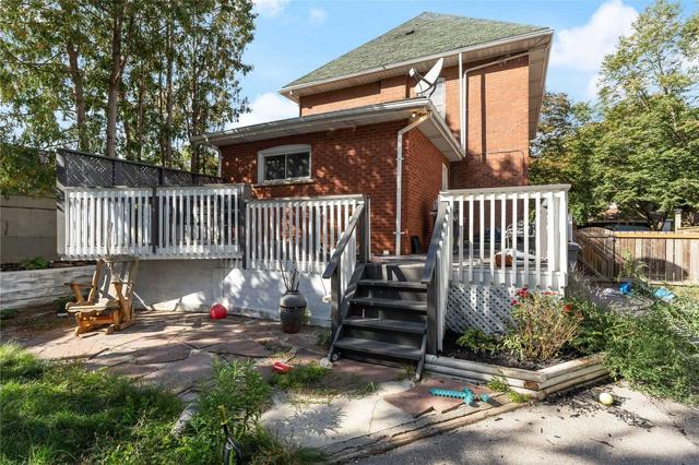 105 Chatham St, House detached with 3 bedrooms, 2 bathrooms and 6 parking in Brantford ON | Image 8