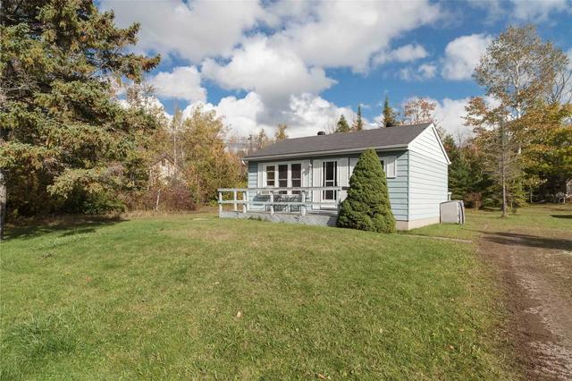 39 Clarence Ave, House detached with 2 bedrooms, 1 bathrooms and 5 parking in South Bruce Peninsula ON | Image 1