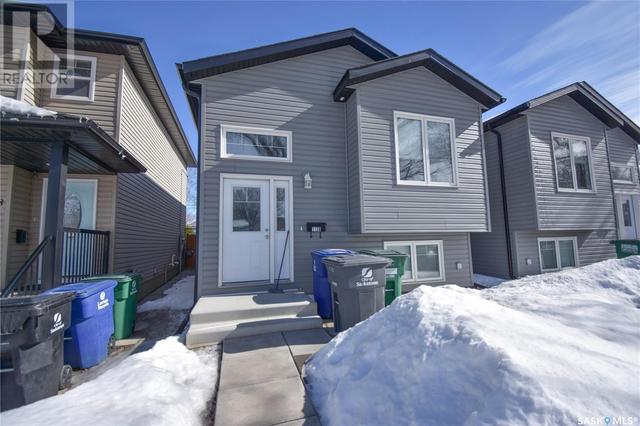 1136 K Avenue N, House semidetached with 2 bedrooms, 2 bathrooms and null parking in Saskatoon SK | Image 1