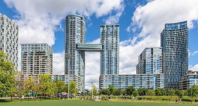932 - 21 Iceboat Terr, Condo with 1 bedrooms, 1 bathrooms and 0 parking in Toronto ON | Image 8