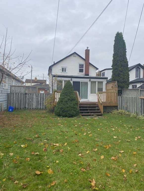 259 Quebec St, House detached with 3 bedrooms, 2 bathrooms and 2 parking in Oshawa ON | Image 1