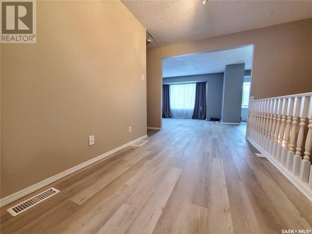 427 7th Avenue Nw, House detached with 3 bedrooms, 2 bathrooms and null parking in Swift Current SK | Image 7
