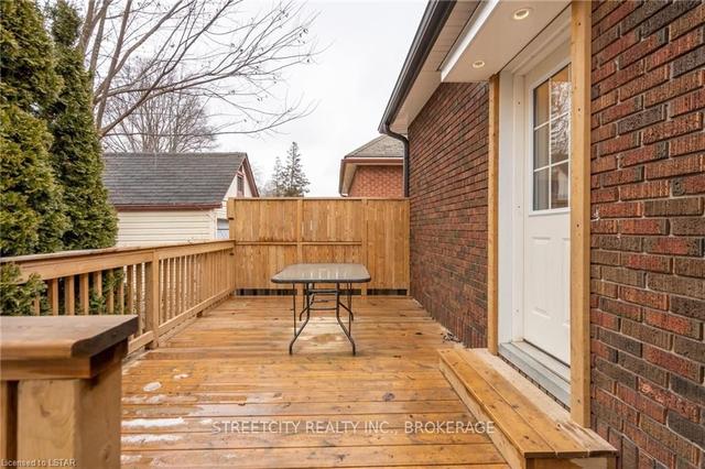 1238 York St, House detached with 4 bedrooms, 2 bathrooms and 5 parking in London ON | Image 31
