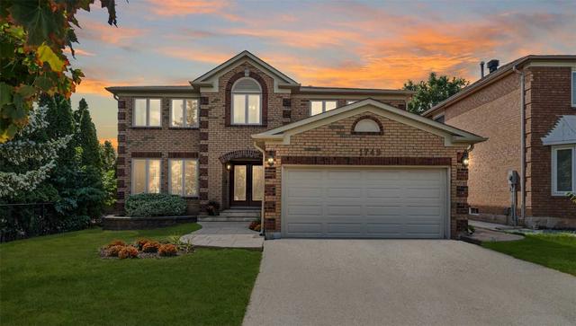 1749 Heritage Way, House detached with 5 bedrooms, 3 bathrooms and 4 parking in Oakville ON | Card Image