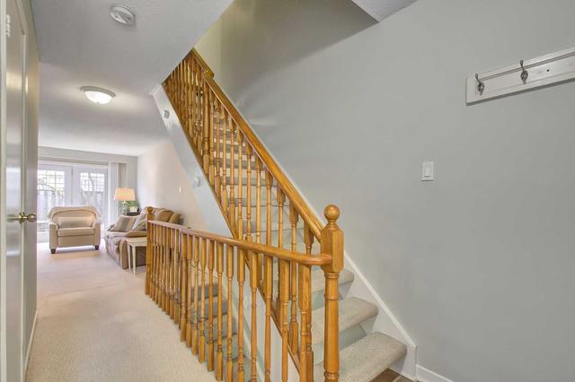 8 Chamberlain Crt, Townhouse with 3 bedrooms, 2 bathrooms and 2 parking in Ajax ON | Image 19