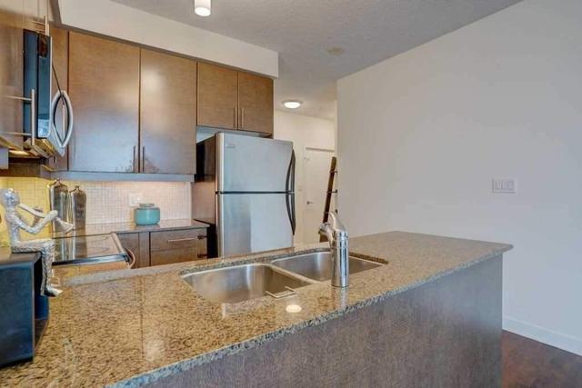 2502 - 18 Harbour St, Condo with 2 bedrooms, 2 bathrooms and 1 parking in Toronto ON | Image 2