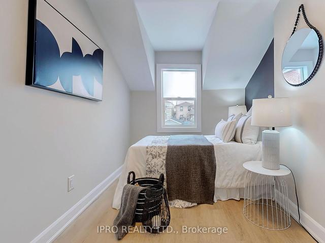291 Harvie Ave, House semidetached with 2 bedrooms, 2 bathrooms and 2 parking in Toronto ON | Image 11