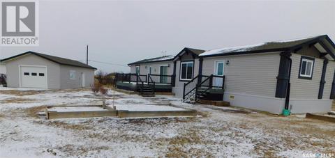 7 - 8 Allard Bay, Home with 3 bedrooms, 2 bathrooms and null parking in Gravelbourg SK | Card Image