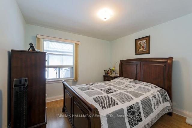 63 Midland Ave, House detached with 3 bedrooms, 2 bathrooms and 4 parking in Toronto ON | Image 18