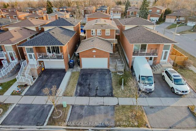 78 Deerpark Cres, House detached with 3 bedrooms, 3 bathrooms and 5 parking in Brampton ON | Image 32