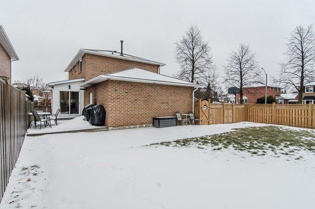 2 Flowers Cres, House detached with 3 bedrooms, 4 bathrooms and 4 parking in Ajax ON | Image 18