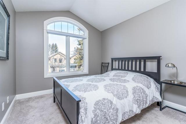 2035 47 Avenue Sw, House detached with 4 bedrooms, 3 bathrooms and 2 parking in Calgary AB | Image 38