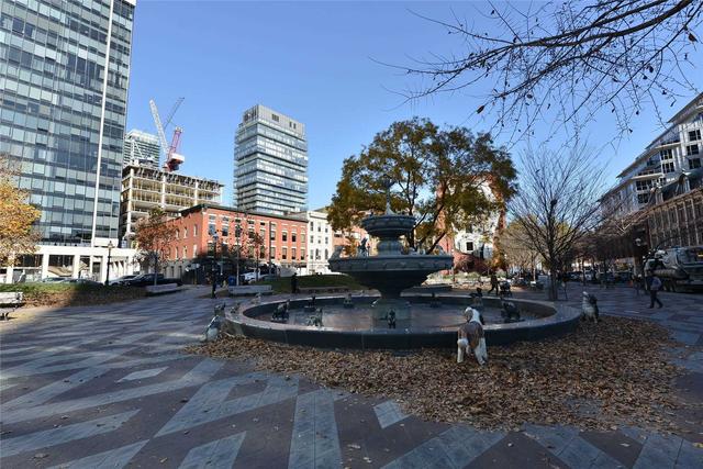 2105 - 60 Colborne St, Condo with 3 bedrooms, 3 bathrooms and 1 parking in Toronto ON | Image 13