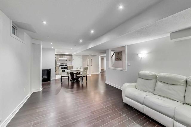 2 Crew Cres, House detached with 4 bedrooms, 4 bathrooms and 8 parking in Vaughan ON | Image 24