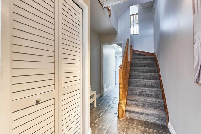 68 Parklane Circ, Townhouse with 3 bedrooms, 1 bathrooms and 3 parking in Clarington ON | Image 23