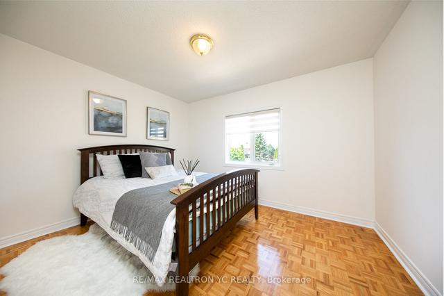 16 Thornton Cres, House detached with 3 bedrooms, 3 bathrooms and 6 parking in Vaughan ON | Image 24