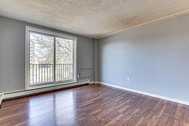 205 - 1590 Ernest Ave, Condo with 2 bedrooms, 1 bathrooms and 1 parking in London ON | Image 17