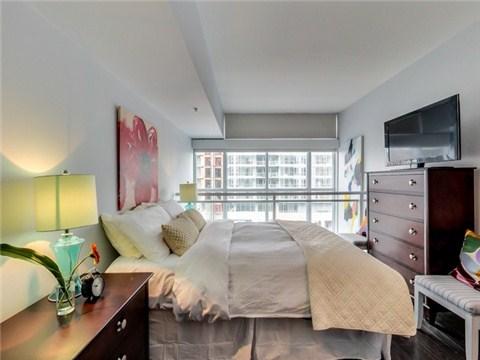 lph15 - 21 Nelson St, Condo with 1 bedrooms, 2 bathrooms and 2 parking in Toronto ON | Image 7