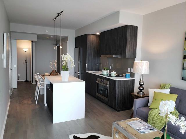 3908 - 1 Bloor St E, Condo with 1 bedrooms, 2 bathrooms and 1 parking in Toronto ON | Image 7