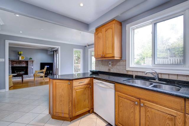 6 Corral Crt, House detached with 4 bedrooms, 4 bathrooms and 6 parking in Whitby ON | Image 14