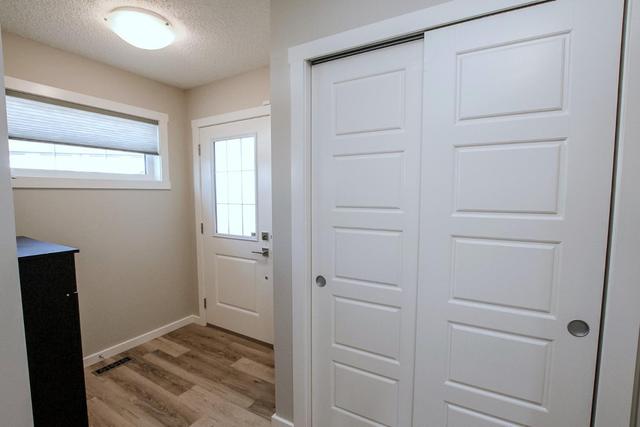 76 Latoria Court, Home with 3 bedrooms, 2 bathrooms and 3 parking in Red Deer County AB | Image 3