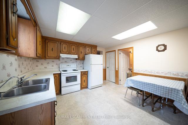13 Huron St, House detached with 3 bedrooms, 1 bathrooms and 1 parking in Brantford ON | Image 23