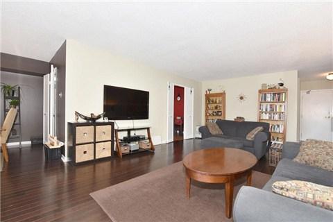 1405 - 62 Wellesley St W, Condo with 2 bedrooms, 2 bathrooms and 1 parking in Toronto ON | Image 8