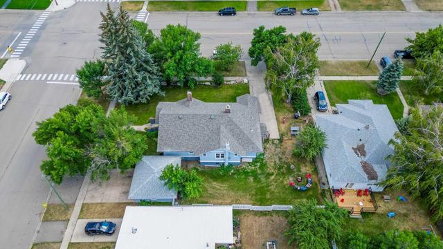 8 n 100 W, House detached with 5 bedrooms, 3 bathrooms and 6 parking in Raymond AB | Image 10