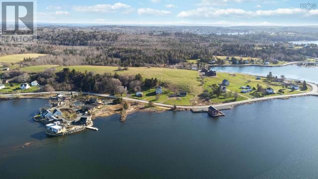 688 Mason Beach Road, House detached with 8 bedrooms, 1 bathrooms and null parking in Lunenburg MD NS | Image 18