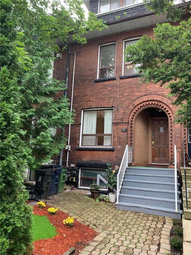 upper - 32 Fuller Ave, House attached with 4 bedrooms, 3 bathrooms and 0 parking in Toronto ON | Image 1