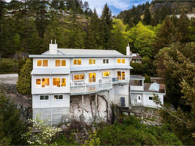 5860 Falcon Road, House detached with 5 bedrooms, 5 bathrooms and null parking in West Vancouver BC | Image 35