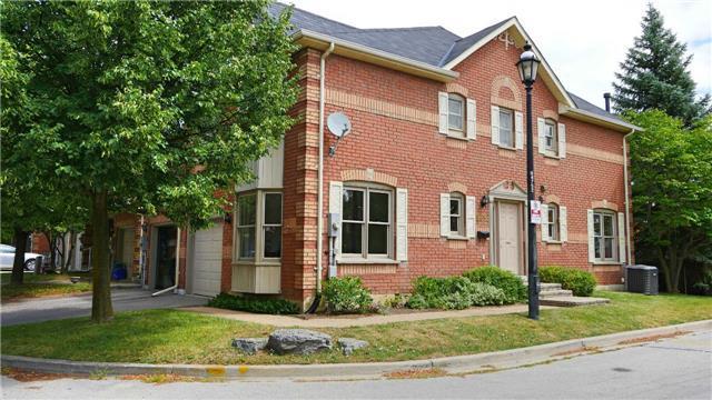 866 Playter Cres, Townhouse with 3 bedrooms, 3 bathrooms and 1 parking in Newmarket ON | Image 1