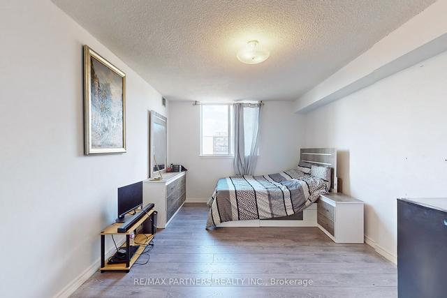 1210 - 120 Dundalk Dr, Condo with 2 bedrooms, 1 bathrooms and 1 parking in Toronto ON | Image 5