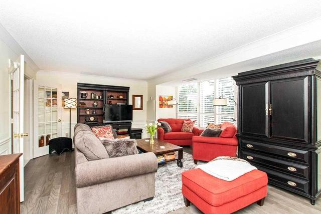 405 - 2121 Lakeshore Rd, Condo with 2 bedrooms, 2 bathrooms and 1 parking in Burlington ON | Image 7