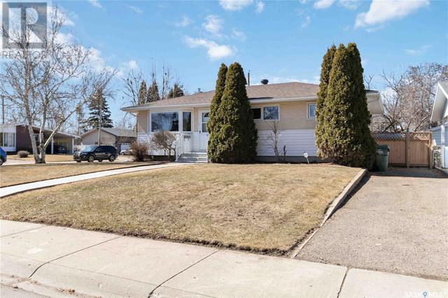 202 Gardiner Avenue, House detached with 3 bedrooms, 2 bathrooms and null parking in Saskatoon SK | Image 2