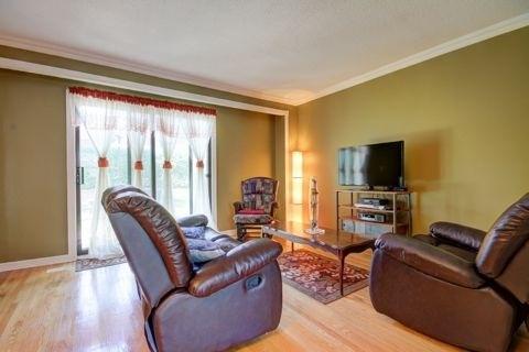 20 Trailridge Cres, Townhouse with 3 bedrooms, 2 bathrooms and 1 parking in Toronto ON | Image 3