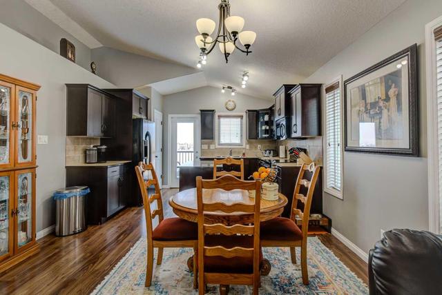 512 Margaret Sutherland Crescent N, House detached with 3 bedrooms, 3 bathrooms and 4 parking in Lethbridge AB | Image 14