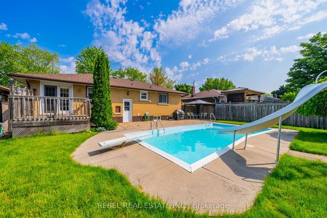 1253 Mackenzie Ave, House detached with 3 bedrooms, 2 bathrooms and 3 parking in Oshawa ON | Image 30
