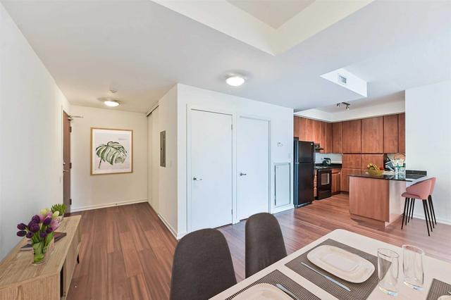 302 - 30 Canterbury Pl, Condo with 2 bedrooms, 2 bathrooms and 1 parking in Toronto ON | Image 18