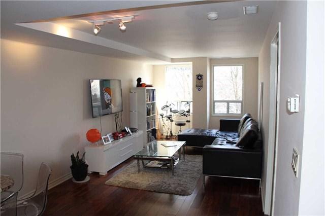 201 - 9 Greenbriar Rd, Condo with 1 bedrooms, 1 bathrooms and 1 parking in Toronto ON | Image 3