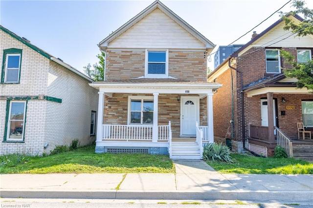 56 Court Street, House detached with 4 bedrooms, 2 bathrooms and null parking in St. Catharines ON | Image 1