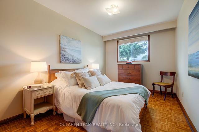 22a Owen Dr, House semidetached with 4 bedrooms, 3 bathrooms and 3 parking in Toronto ON | Image 6