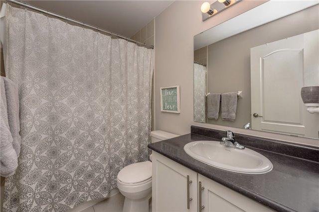 12 - 53 Ferndale Dr S, Townhouse with 3 bedrooms, 3 bathrooms and 1 parking in Barrie ON | Image 8