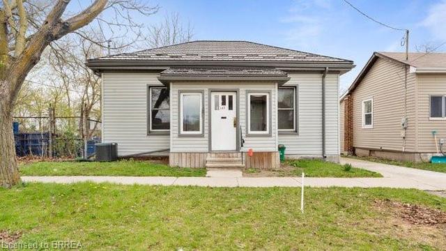 143 Charlotte Street, House detached with 3 bedrooms, 1 bathrooms and 3 parking in Brantford ON | Image 1